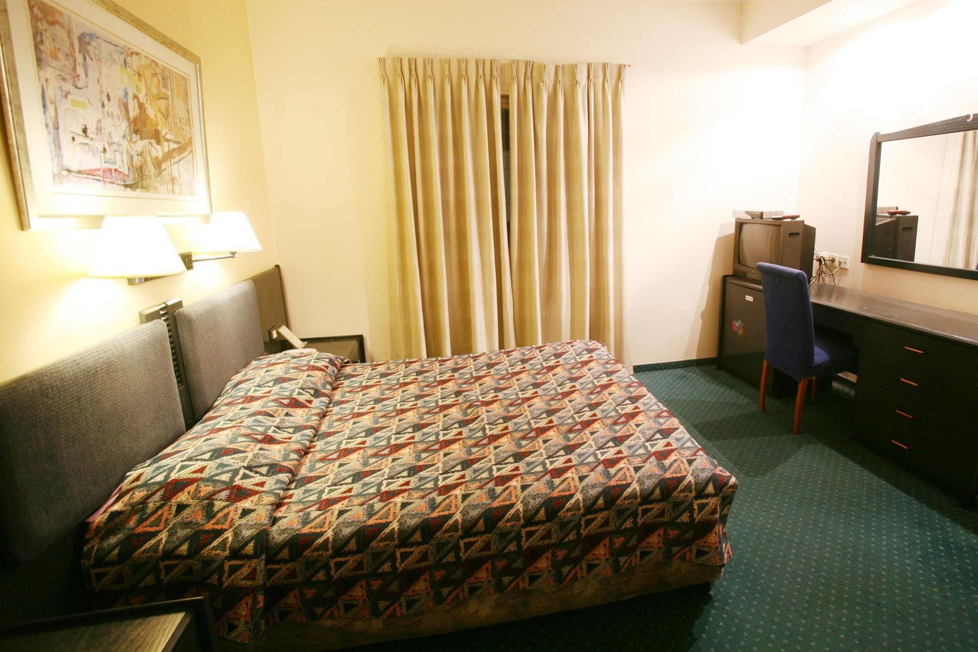 Imperial Hotel Tel Aviv Bagian luar foto